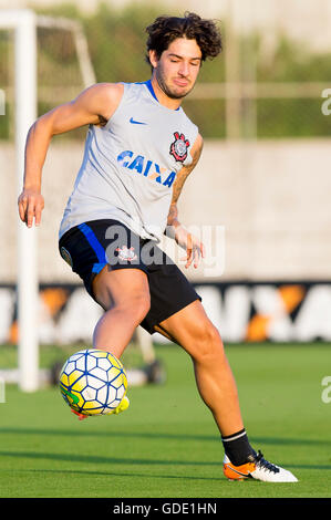 Les Corinthiens Alexandre Pato au cours de la formation tenue à TC Dr.Joaquim Records, zone est de s ?o Paulo. L'équipe se prépare pour le classique dimanche contre Sao Paulo, valide pour Brasileir ?o 2016 Chevrolet. Banque D'Images