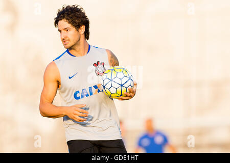 Les Corinthiens Alexandre Pato au cours de la formation tenue à TC Dr.Joaquim Records, zone est de s ?o Paulo. L'équipe se prépare pour le classique dimanche contre Sao Paulo, valide pour Brasileir ?o 2016 Chevrolet. Banque D'Images