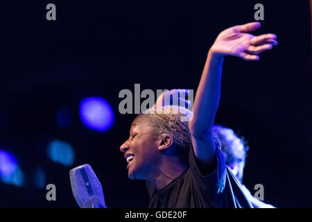 Cartagena, Espagne. 15 juillet, 2016. Ala.Singer ni dans la Mar de Músicas Festival. Credit : ABEL F. ROS/Alamy Live News Banque D'Images