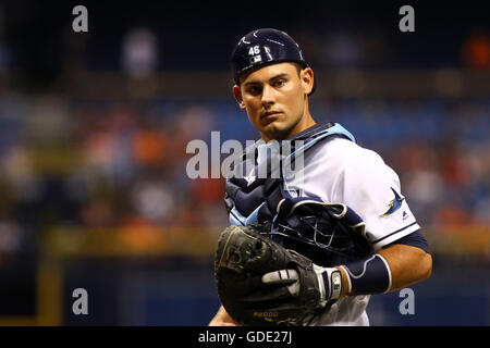 Saint Petersburg, Florida, USA. 15 juillet, 2016. Vous VRAGOVIC | fois.Rays de Tampa Bay catcher Luc Maile (46) au cours de la première manche du match entre les Orioles de Baltimore et les Rays de Tampa Bay au Tropicana Field à Saint-Pétersbourg, en Floride le vendredi, Juillet 15, 2016. © Vous Vragovic/Tampa Bay Times/ZUMA/Alamy Fil Live News Banque D'Images