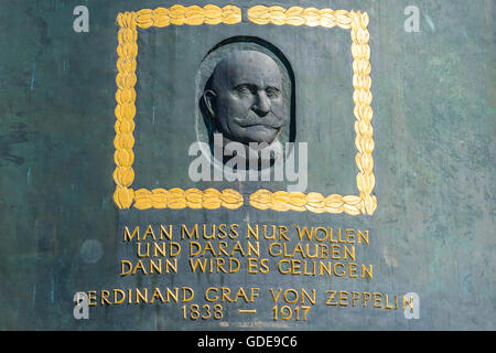 Monument à la ville de Zeppelin,jardin,colonne de bronze Baden-Wurttemberg, Allemagne,Europe Banque D'Images