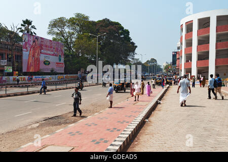 Dans la rue à Thiruvananthapuram. C'est la capitale de l'état indien du Kerala. Banque D'Images