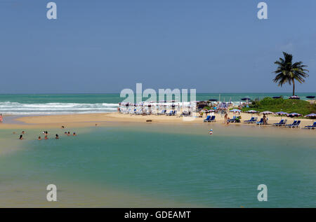 La Hat Nai Harn Beach près de Rawai dans le sud de l'île de Phuket dans le sud de la Thaïlande en Southeastasia. Banque D'Images