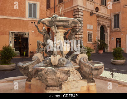 16e siècle Fontana delle Tartarughe Fontaine des tortues Piazza Mattei Rome Lazio Italie Europe Banque D'Images
