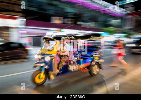 Tuk Tuk taxi public de voyageurs, Bangkok, Thaïlande. Banque D'Images