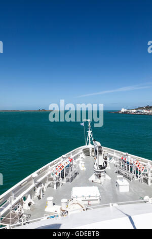 Du Ponant Le navire d'expédition Soleal laissant Bluff, Nouvelle-Zélande Banque D'Images