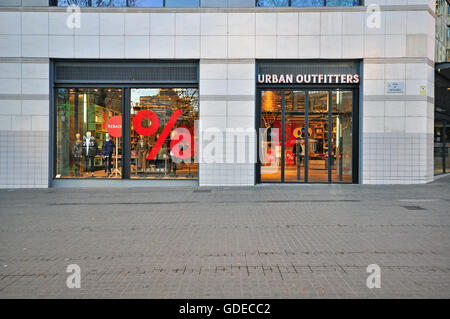 Barcelone, Espagne - 17 janvier : Urban Outfitters store dans la rue de la ville de Barcelone le 17 janvier 2015. Barcelone est le capi Banque D'Images