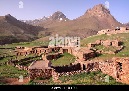 Bergerie près de Sirwa peak dans les montagnes de l'Atlas, Maroc, architecture berbère Banque D'Images