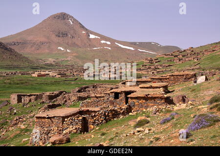 Bergerie près de Sirwa peak dans les montagnes de l'Atlas, Maroc, architecture berbère Banque D'Images