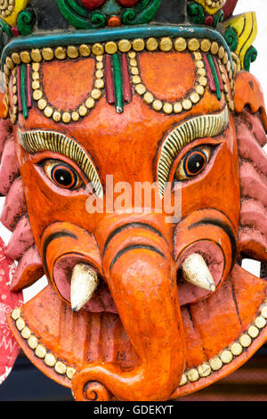 Seigneur Ganesha face à la sculpture sur bois Banque D'Images