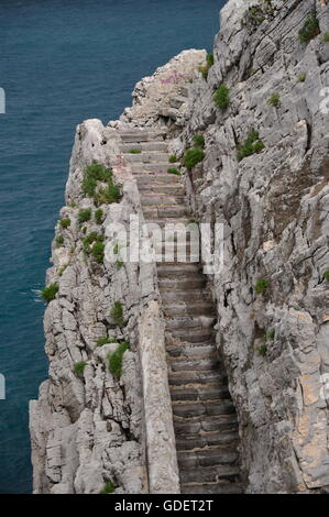 Escalier de pierre, habour, Castro-Urdiales, Cantabria, ESPAGNE Banque D'Images