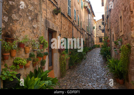 Ruelle de la vieille ville de Valldemossa, Majorque, Baleares, Espagne Banque D'Images