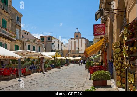 Café de la rue, Vieille Ville, Tropea, Calabre, Italie Banque D'Images