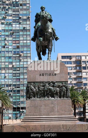 Statue équestre du général José Gervasio Artigas à la place de l'indépendance, Montevideo, Uruguay Banque D'Images