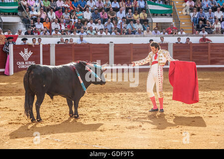 Le torero espagnol Juan Jose Padilla la corrida avec la béquille dans l'Arène de Pozoblanco, Espagne Banque D'Images