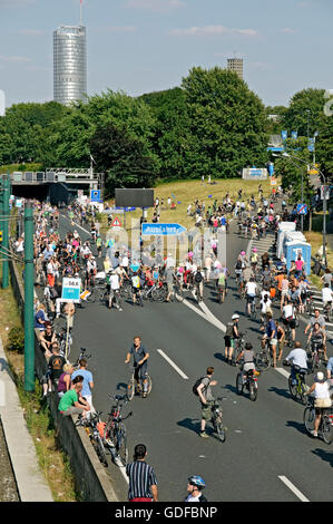 "Toujours-Leben', la fermeture de l'autoroute A40 via la Ruhr a fait partie de la RUHR.2010, Essen Banque D'Images