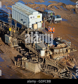 Convoyeur à courroie, zone d'exploitation minière Garzweiler II, l'exploitation du lignite, les mines à ciel ouvert, Garzweiler, Jüchen, zone d'exploitation du lignite rhénan Banque D'Images