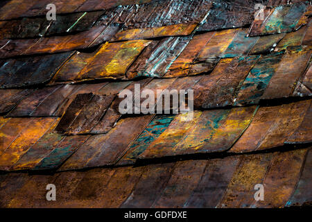 Les bardeaux de toiture en métal rustique ancien Motif Bodie Ghost Town Californie Banque D'Images