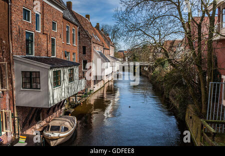 Cuisines suspendues dans le vieux centre d'Appingedam, Pays-Bas Banque D'Images