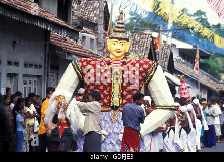 Une fête traditionnelle en décembre dans la ville de Dalawella à la Westcoast de Sri Lanka en Asie. Banque D'Images