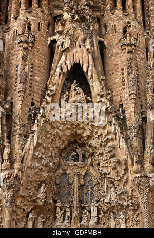 'Détail' à partir de la Nativité Façade de la Sagrada Familia, (architecte Antoni Gaudi) ,'Trademark' de Barcelone, Catalogne, Espagne. Banque D'Images