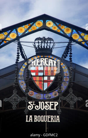 L'entrée de la Boqueria ('Mercat il de Sant Josep'), le célèbre marché à côté de la Rambla de Barcelone, Catalogne, Espagne. Banque D'Images