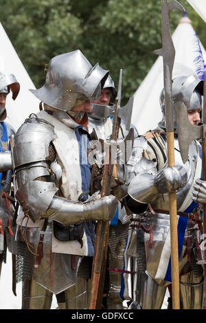 Lancastre médiéval knights bataille prête à Tewkesbury fête médiévale Banque D'Images