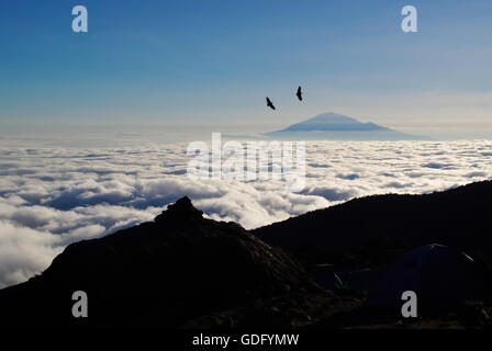 Le Mont Meru de Kilimandjaro Banque D'Images