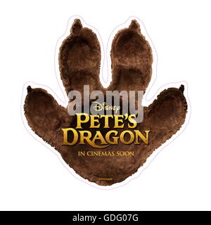 DATE DE SORTIE : Août 12, 2016 TITRE : Pete's Dragon STUDIO : Walt Disney Productions Réalisateur : David Lowery Résumé : Les aventures d'un garçon orphelin du nom de Pete et son meilleur ami Elliot, qui se trouve être un dragon avec : Bryce Dallas Howard, Karl Urban, Robert Redford (Crédit : © Walt Disney Productions/images/) VEUILLEZ NOTER : Loisirs images n'est pas le propriétaire du copyright de ce document ou de toute publicité télévisuelle ou cinématographique, mais l'image ne permet d'accéder au matériel. Des autorisations supplémentaires peuvent être nécessaires. Image non disponible pour un usage commercial, seul éditeur Banque D'Images