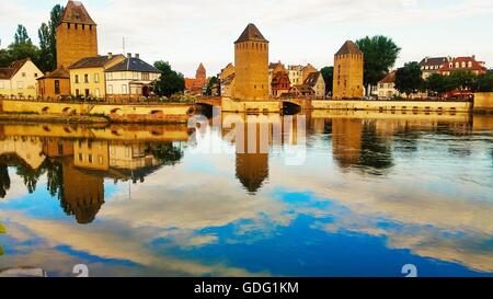 Pont couverts à l'extérieur de la Petite France, Strasbourg Banque D'Images