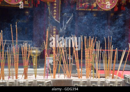 Bâtons d'encens dans le temple de Wong Tai Sin, Hong Kong Banque D'Images