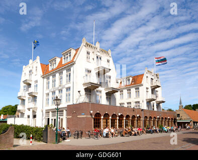 Avis sur Hôtel van der Werff, Schiermonnikoog, sur une île de l'ouest de la mer des Wadden, Frise, Pays-Bas. Banque D'Images