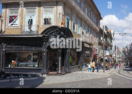 Reis et Filhos store sur l'angle de la Rua 31 de Janeiro et Rua de Santa Catarina street à Porto, Portugal, Europe Banque D'Images