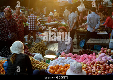 Le marché dans la vieille ville de Siem Riep Ankor Wat près des temples dans l'ouest du Cambodge. Banque D'Images