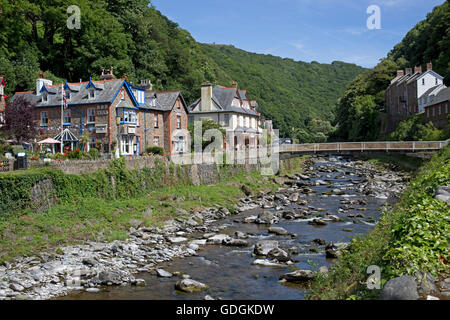 Rives de la rivière East Lyn Lynmouth Devon UK Banque D'Images