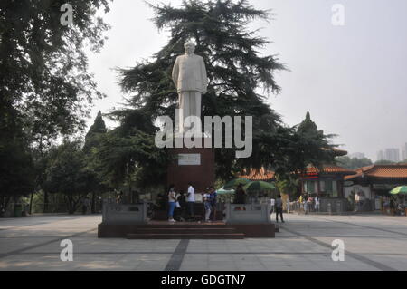 Le président Mao Statue, Luoyang, Chine Banque D'Images