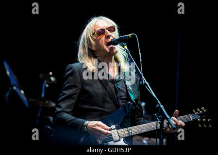 Barolo, Italie. 15 juillet, 2016. Elton John en live au Festival 2016 Collisioni à Barolo pour son "Merveilleux soirée de folie ?" concert. © Alessandro Bosio/Pacific Press/Alamy Live News Banque D'Images