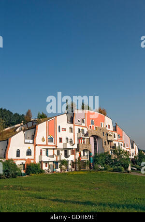 Steinhaus, maison en pierre de la rogner Bad Blumau complexe de l'hôtel, conçu par l'architecte Friedensreich Hundertwasser Banque D'Images