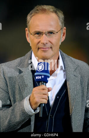 Présentateur de télévision allemande ARD Reinhold Beckmann, championnat d'Europe de Football UEFA 2012 qualificatif, le Belgique contre l'Allemagne 0-1 Banque D'Images