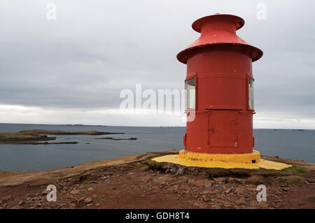 Islande : Sugandisey phare à Stykkisholmur, un petit village de pêcheurs dans la partie nord de la péninsule de Snæfellsnes Banque D'Images
