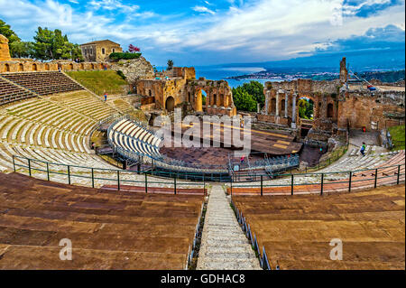 Italie Sicile Taormina les vestiges archéologiques du théâtre grec Banque D'Images