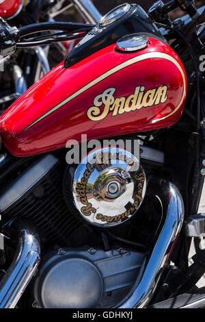 À l'American Indian Motorcycle voitures et motos rassemblement dans la Plaza de la basilique de candelaria, Tenerife. Banque D'Images