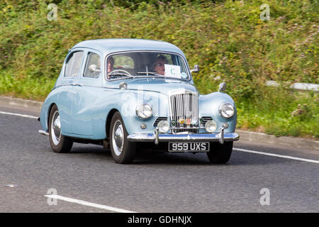 1954 50 s bleu Sunbeam ; Fleetwood, Lancashire, Royaume-Uni. Vintage, classique, collectable, patrimoine, historiques, prestige, véhicules d'antan chers auto club moteurs à l'événement annuel. Banque D'Images