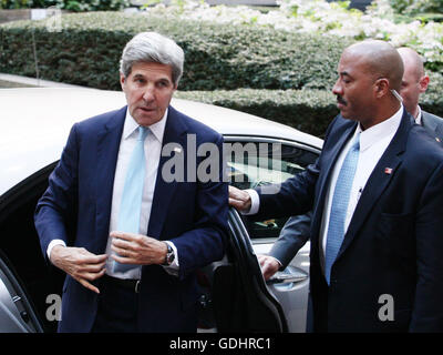 Bruxelles, Belgique. 18 juillet, 2016. John Kerry, secrétaire d'État américain, arrive à la réunion du Conseil des affaires étrangères qui a lieu lors du Conseil européen. Credit : Leonardo Hugo Cavallo/Alamy Live News