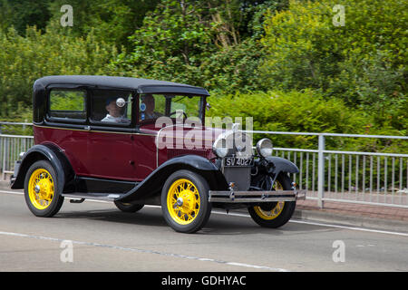 Berline Ford 1930 30s années 30, marron d'avant-guerre (SV4027 3612590 conduite à gauche, États-Unis 55B marron/Noir, moteur n° 362590 essence 2400 cc; voitures classiques, vétéran chéri, ancienne minuterie restaurée, moteurs à collectionner, patrimoine vintage, anciens moteurs conservés, collectables, restaurables. ROYAUME-UNI Banque D'Images