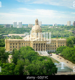 Une vue aérienne de l'Assemblée législative de l'Alberta et de l'Assemblée législative de l'Alberta à Edmonton, Canada. Banque D'Images