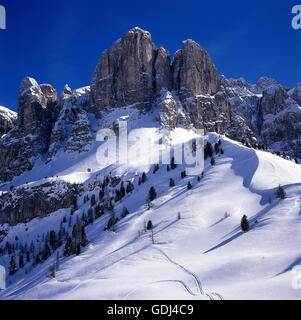 Géographie / voyages, Italie, Tyrol du Sud, Dolomites, vue en direction de Groupe du Sella, Kolfuschg, hiver, Banque D'Images