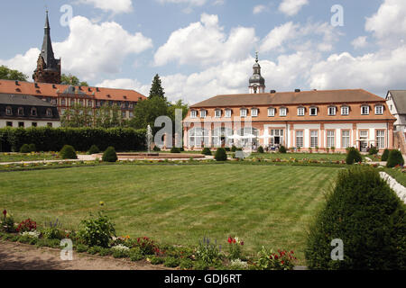 Géographie / voyage, Allemagne, Hesse, Erbach, châteaux, château de comtes de Erbach-Erbach, jardin d'agrément avec l'orangerie et le Additional-Rights Clearance-Info-fontaine,-Not-Available Banque D'Images