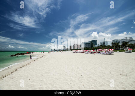 South Beach sur un week-end après-midi d'été - Miami, Floride Banque D'Images