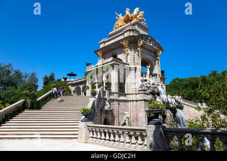 Cascada fontaine monumentale conçue par Gaudi dans le parc de la Ciutadella, Barcelone, Espagne Banque D'Images